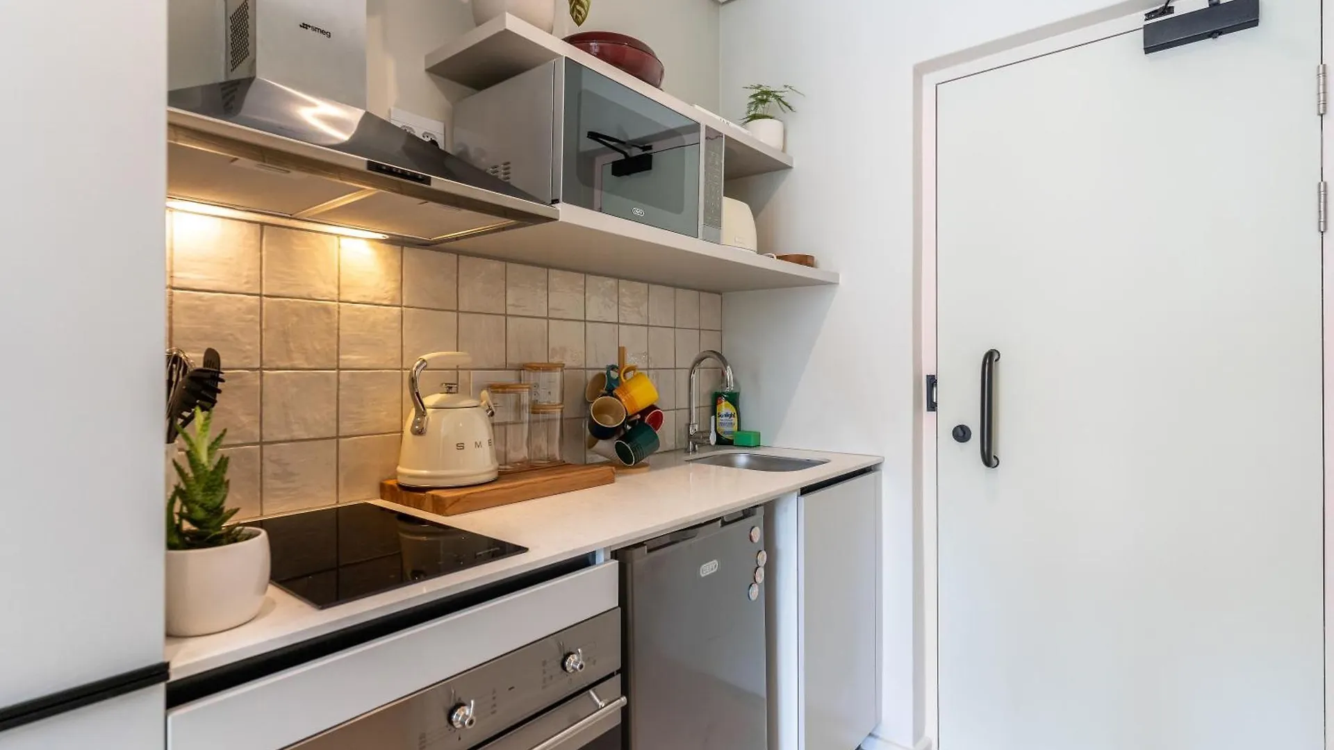 The Rose 507: Studio Apartment With Rooftop Pool Cape Town 0*,  South Africa