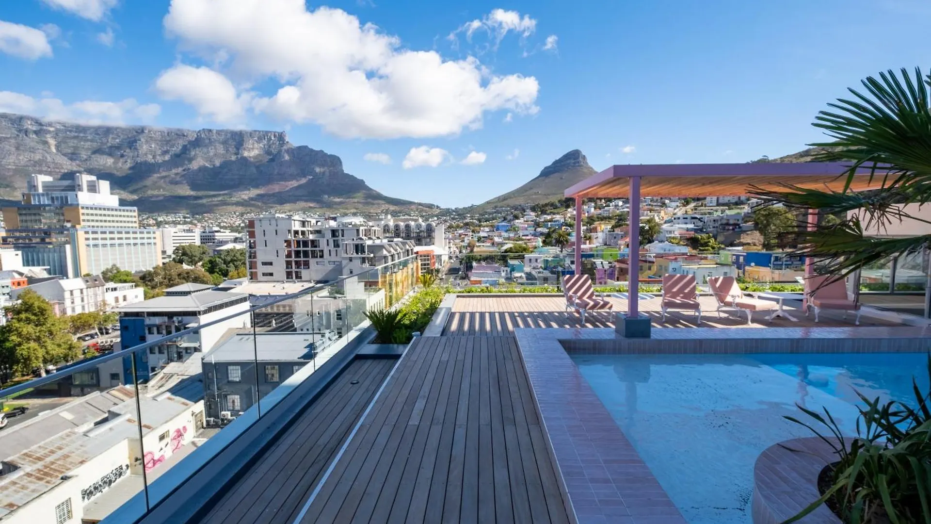 The Rose 507: Studio Apartment With Rooftop Pool Cape Town
