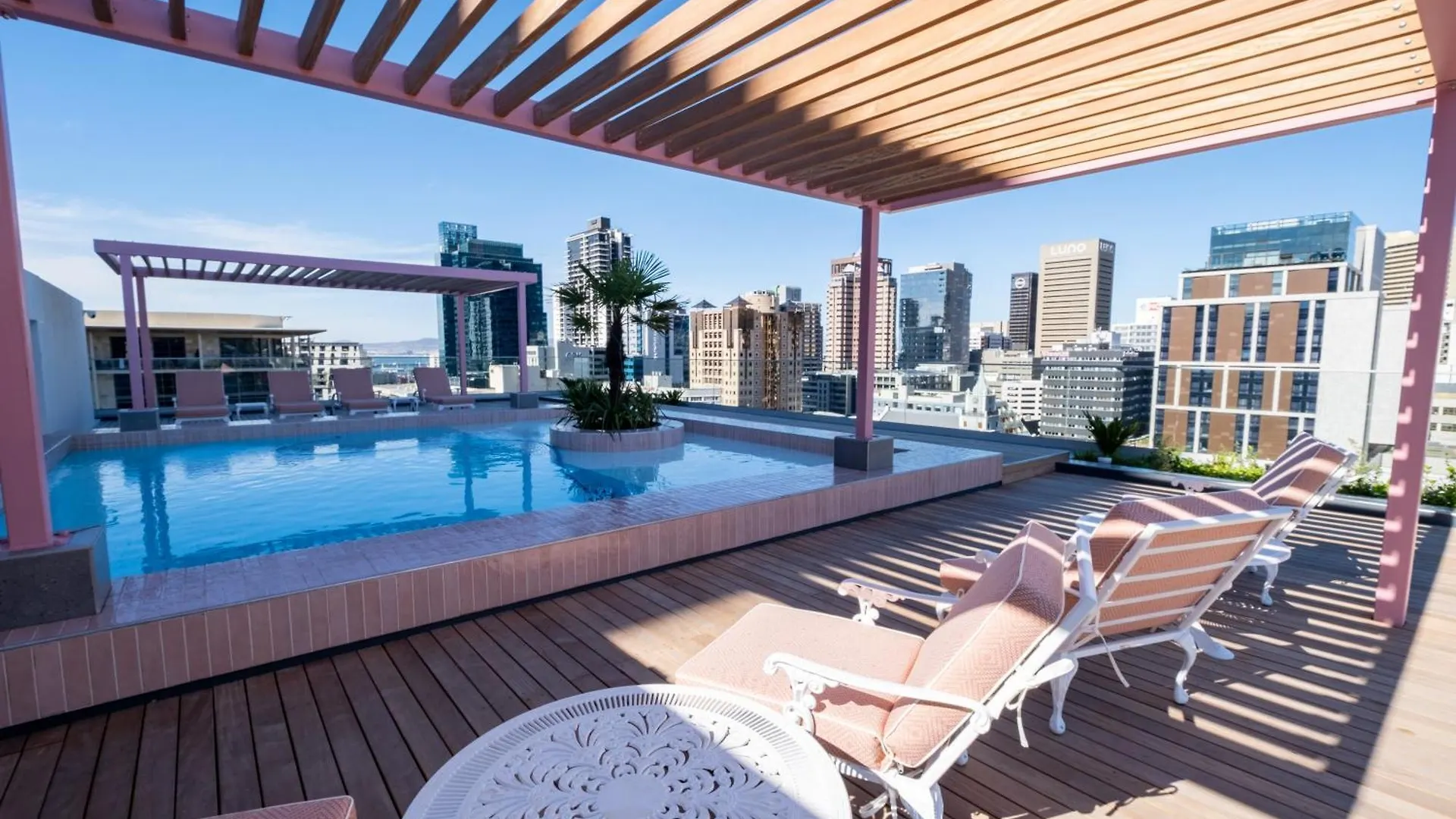 The Rose 507: Studio Apartment With Rooftop Pool Cape Town