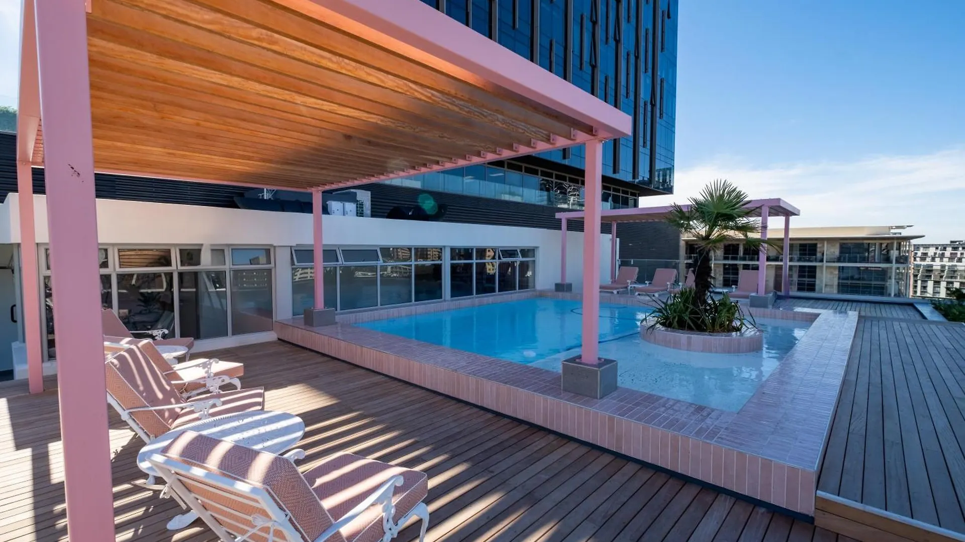 The Rose 507: Studio Apartment With Rooftop Pool Cape Town