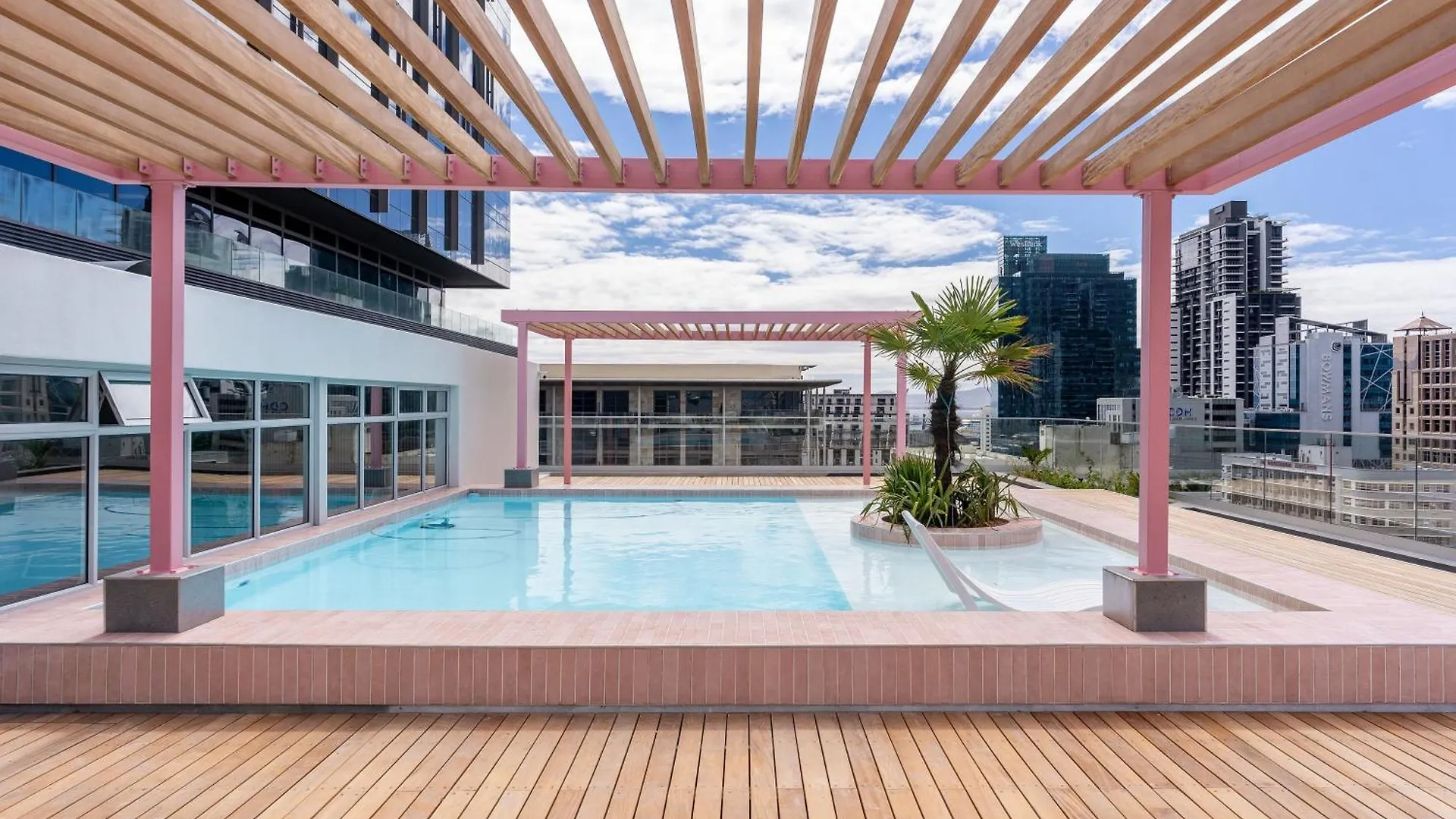 The Rose 507: Studio Apartment With Rooftop Pool Cape Town